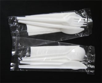 Plastični pribor za jelo u higijenskoj celofanskoj kesici